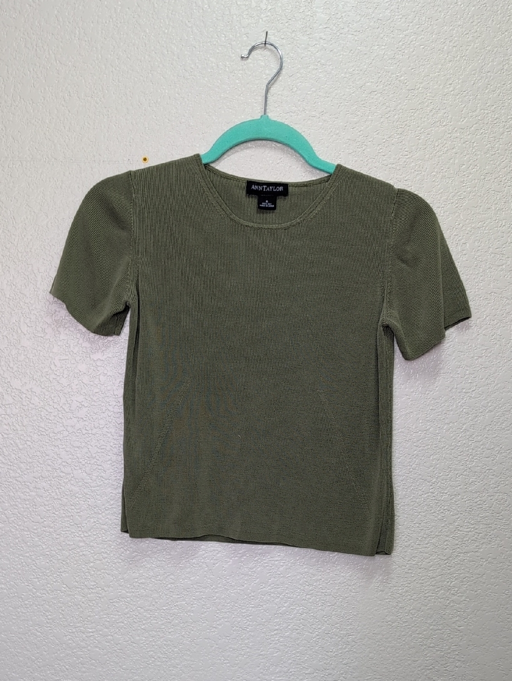 Ann Taylor - Womans Small Short Sleeve Top
